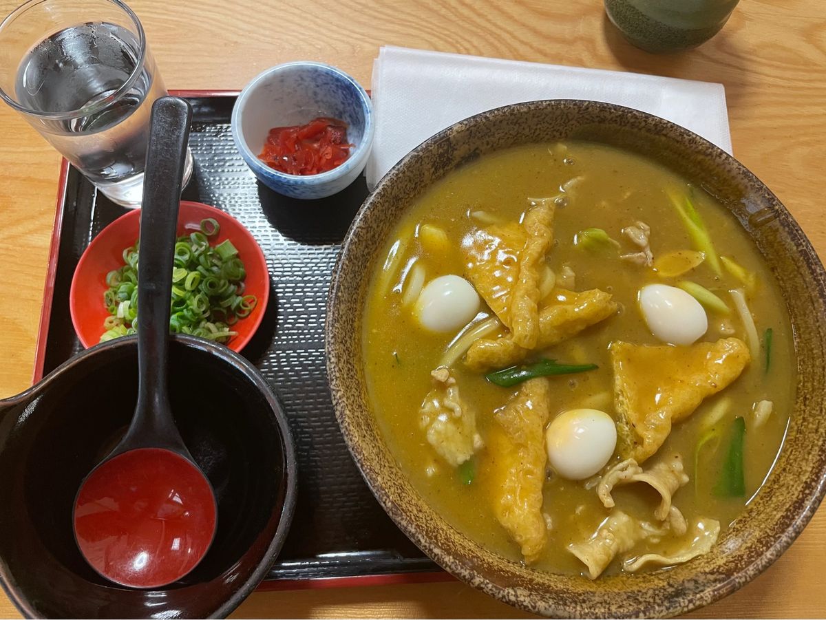 早めの晩御飯として豊橋カレーうどんの梯子。（笑）