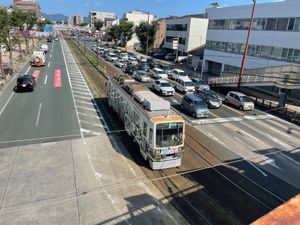 豊橋市内には路面電車も走ってます。これに乗るのも今回の目的の一つでした。