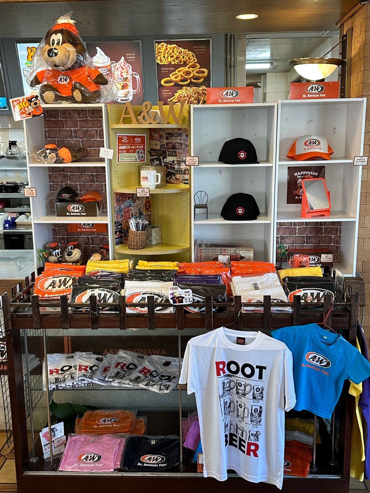 ホテルはヒューイットリゾート那覇でプール付き
朝食ビュッフェ最高だった🎶