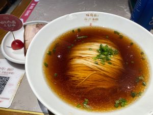 蘇州では雲呑
帰って来て上海で何故か蘇州ラーメン🍜

出国時はキャセイラウ...