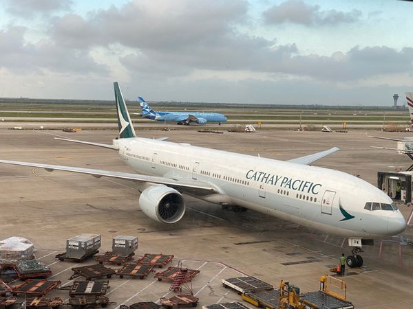 香港・香港「2023年8月13〜15日　3年ぶりの香港🇭🇰」の写真：夕方の便で上海から香港へ
香港国際空港に...