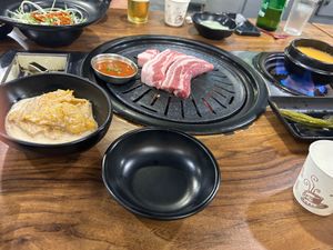 晩御飯はサムギョプサルを食べました。