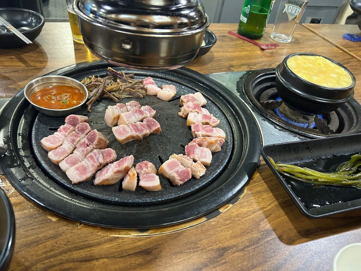 晩御飯はサムギョプサルを食べました。