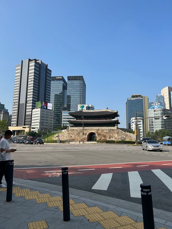 大韓民国 (韓国)・ソウル「初の韓国一人旅」の写真：朝御飯を食べてから少しホテルの近くを散歩。