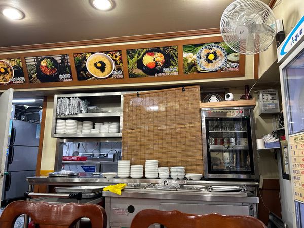 大韓民国 (韓国)・ソウル「初の韓国一人旅」の写真：3日目です。朝御飯は鮑粥です。お客さんは...