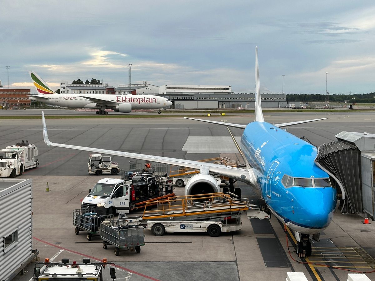 ARN ✈︎ AMS ✈︎ HKG
北欧の夕焼けは本当に美しい、
