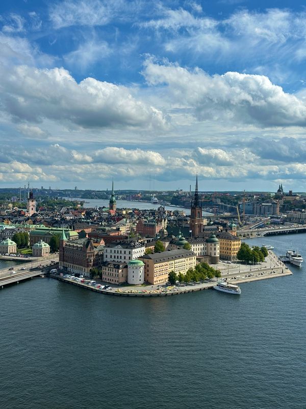 オランダ・Amsterdam「NRT ✈︎ HKG ✈︎ AMS ✈︎ BGO ✈︎ ARN ✈︎ AMS ✈︎ HKG ✈︎ NRT」の写真：ストックホルム市庁舎、ガムラスタン、スト...