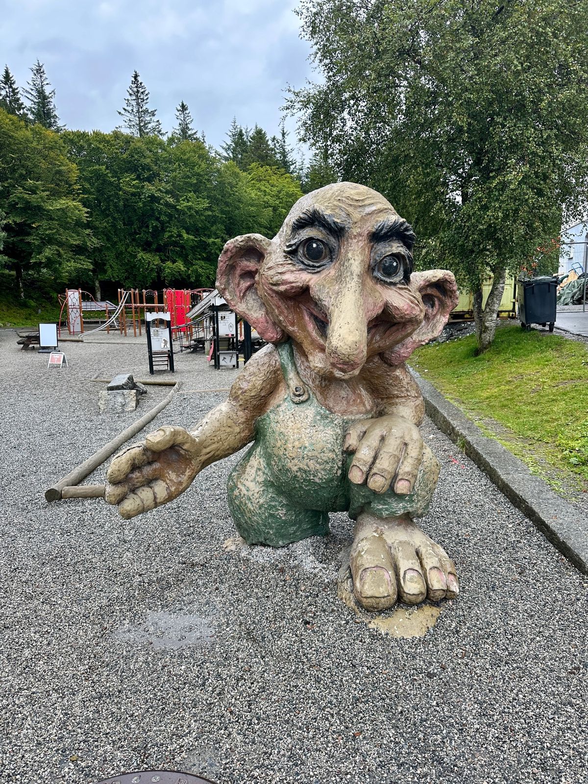 世界遺産ブリッゲンの街並みと巨大なトロール🤣