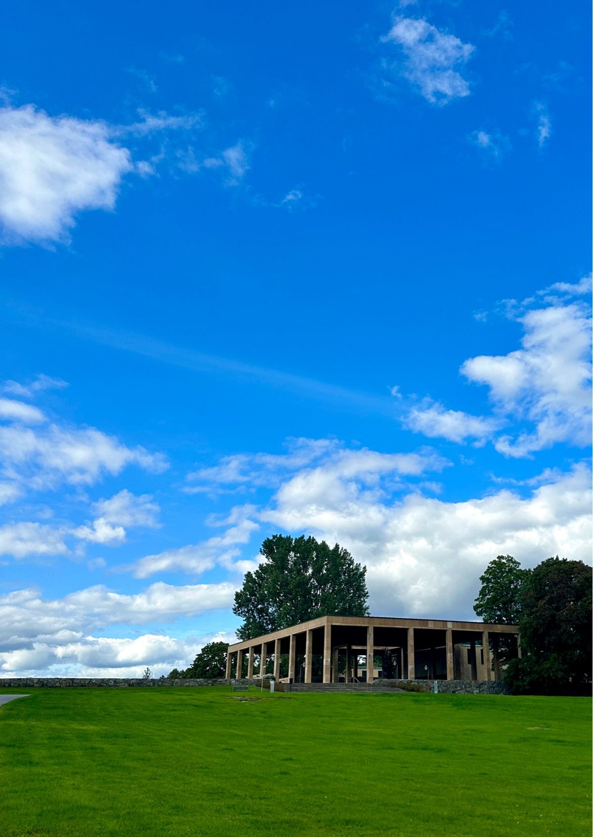 死ぬまでにどうしても行きたかった世界遺産スコーグスシュルコゴーデン。妻は何...