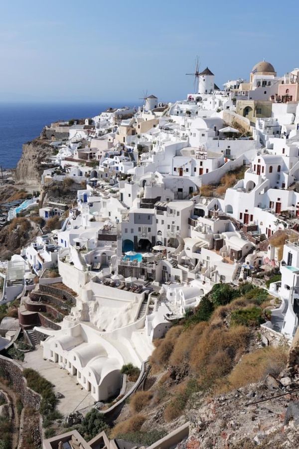 スウェーデン・マルメ「夏休みギリシャ旅」の写真：サントニー島は断崖の上に家があります