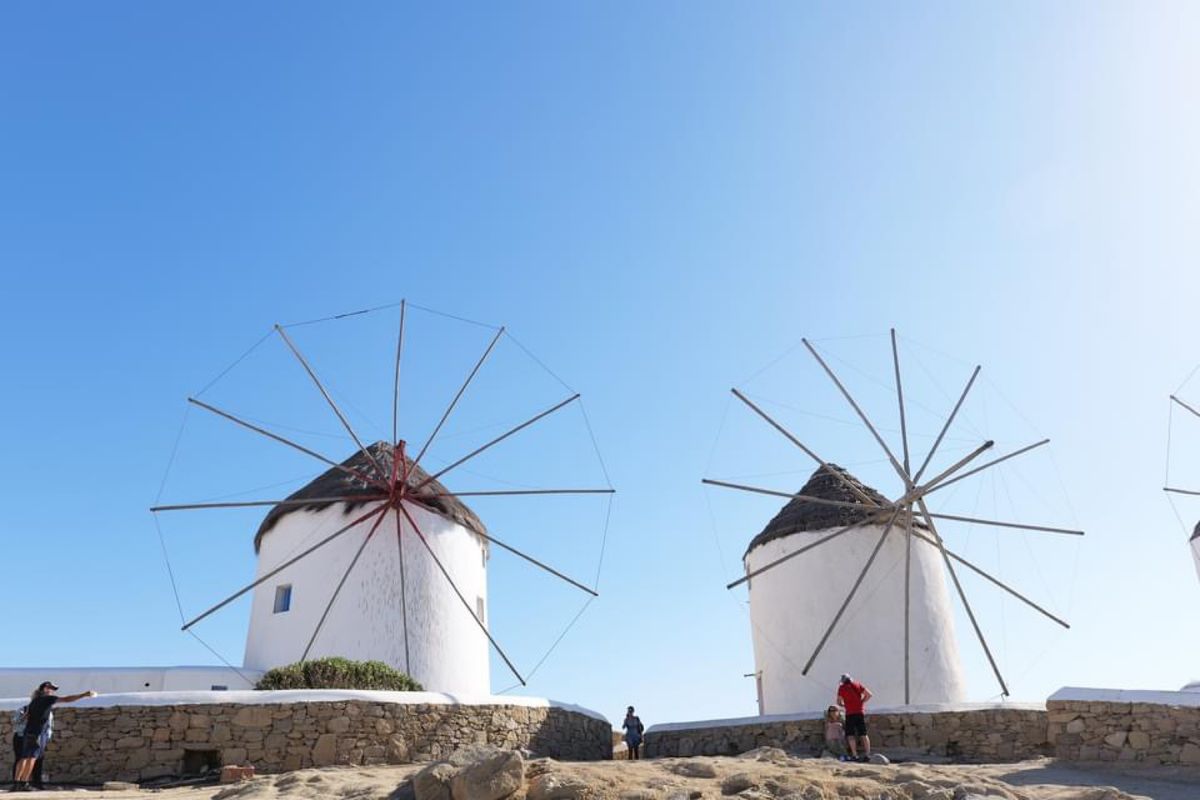 ミコノス島といえば風車