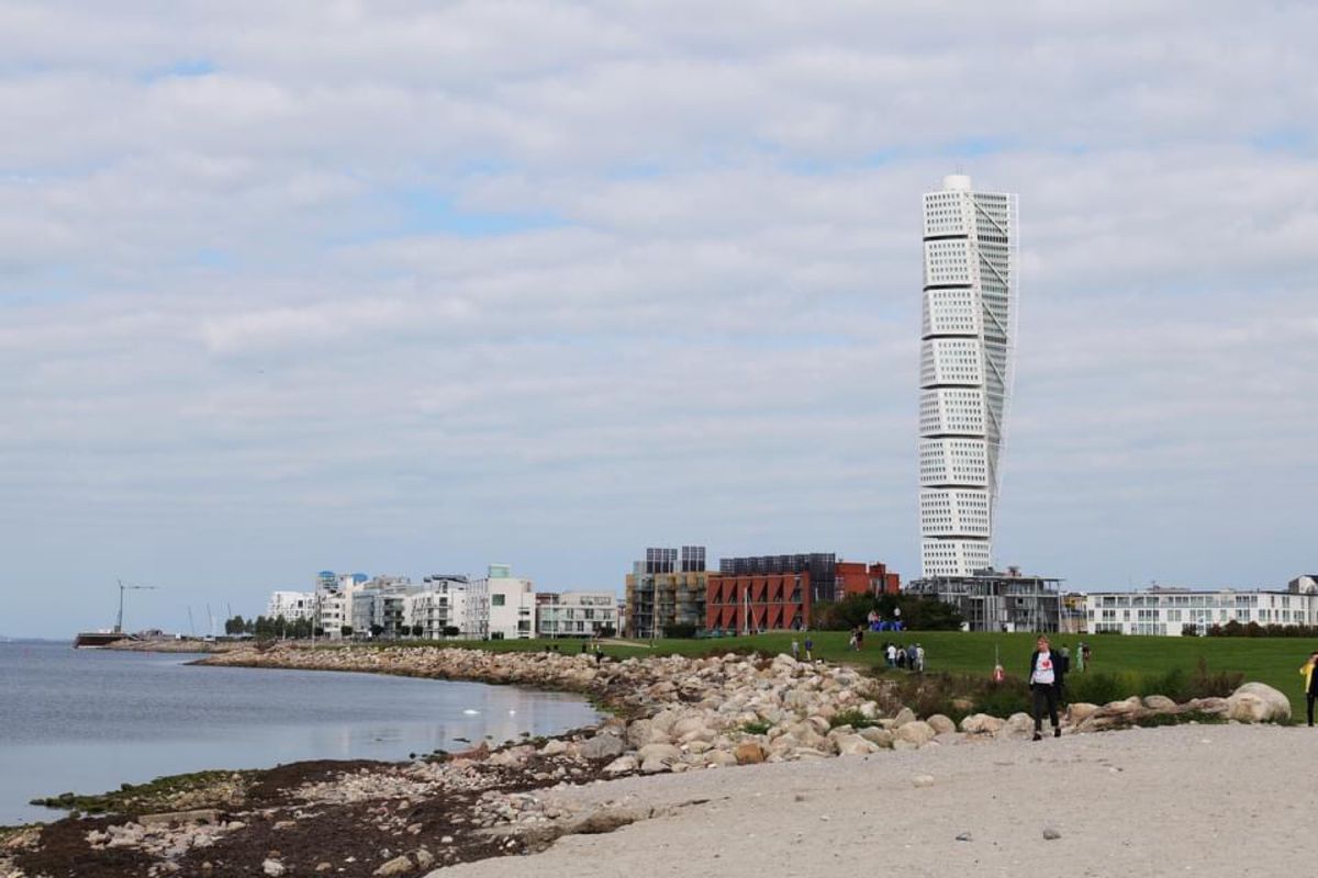 海上サウナは海に飛び込めます。
全裸の男女混浴もあります