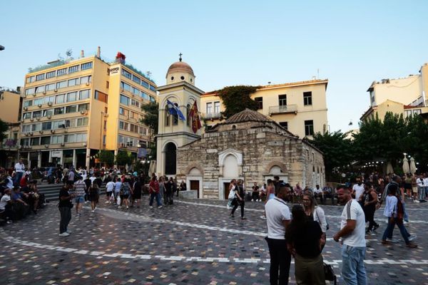 スウェーデン・マルメ「夏休みギリシャ旅」の写真：アテネ市内の観光通り