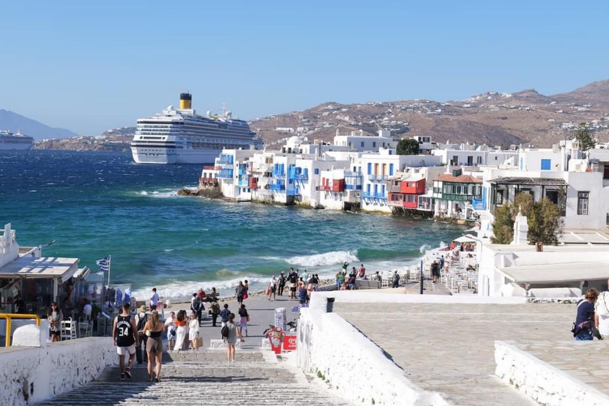 ミコノスの海岸で