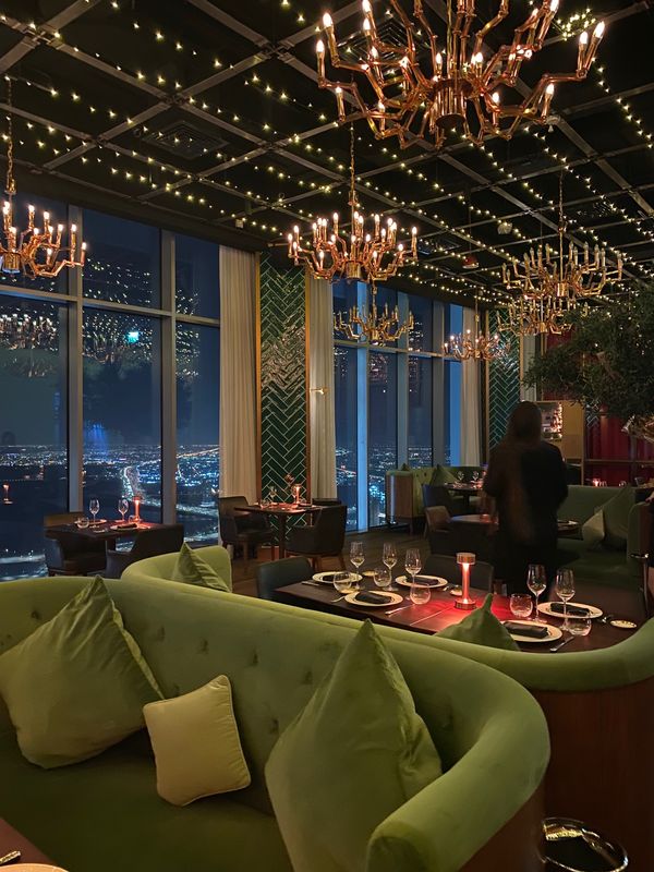 「ドバイ」の写真：SLSドバイのステーキレストラン🍽️
ブ...