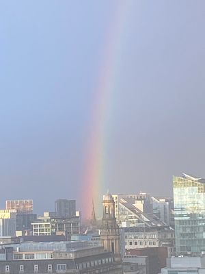 アイリッシュパブで一杯
虹が🌈
街並み
ヴィヴィアンウエストウッド