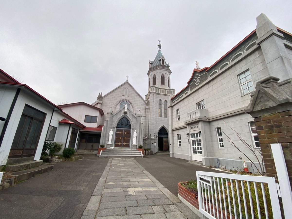 元町を散策。八幡坂🚶カトリック教会🚶ヨハネ教会🚶赤レンガ倉庫とお決まりのコース。