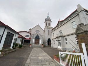 元町を散策。八幡坂🚶カトリック教会🚶ヨハネ教会🚶赤レンガ倉庫とお決まりのコース。