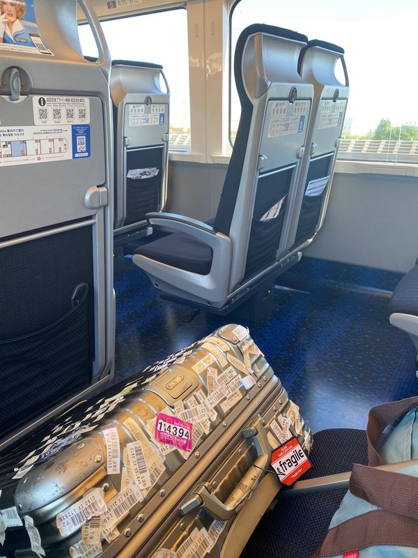 香港・跑馬地Happy Valley「NRT ✈︎ HKG ✈︎ NRT」の写真：流石にコロナ禍でも海外に行こうという人は...