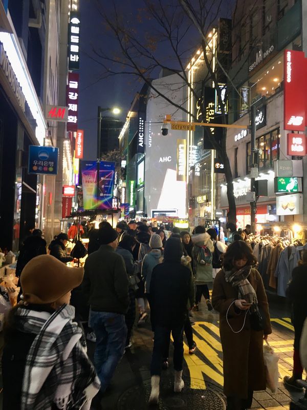 大韓民国 (韓国)・ソウル「NRT ✈︎ HKG ✈︎ ICN ✈︎ NRT」の写真：ホテルにチェックインした後、早速明洞に繰...