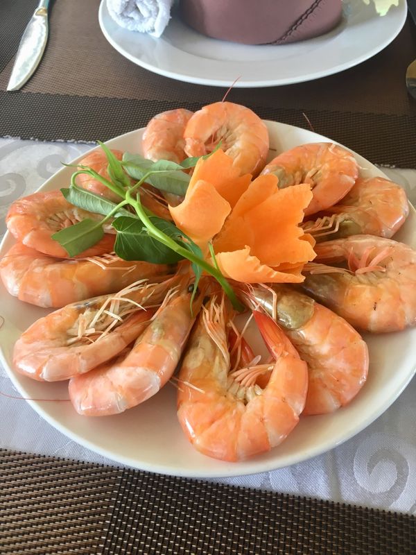 香港・赤鱲角 Chek Lap Kok「NRT ✈︎ HKG ✈︎ HAN ✈︎ HKG ✈︎ NRT」の写真：ボートでのランチ。ベトナム料理というか中...