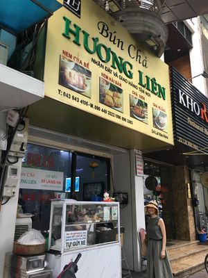 ランチはオバマ元大統領も訪れたBún chả Hương Liênにて。
...