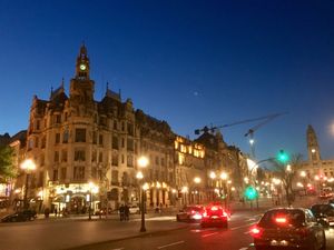 São Bento駅と駅構内。アズレージョがとても美しい😍
リベルダーデ広...