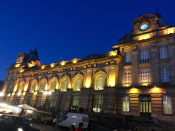 ポルトガル・リスボン「NRT ✈︎ HKG ✈︎ FOC ✈︎ LIS 🚇 OPO ✈︎ FRA  ✈︎ HKG  ✈︎ NRT」の写真：São Bento駅と駅構内。アズレージ...