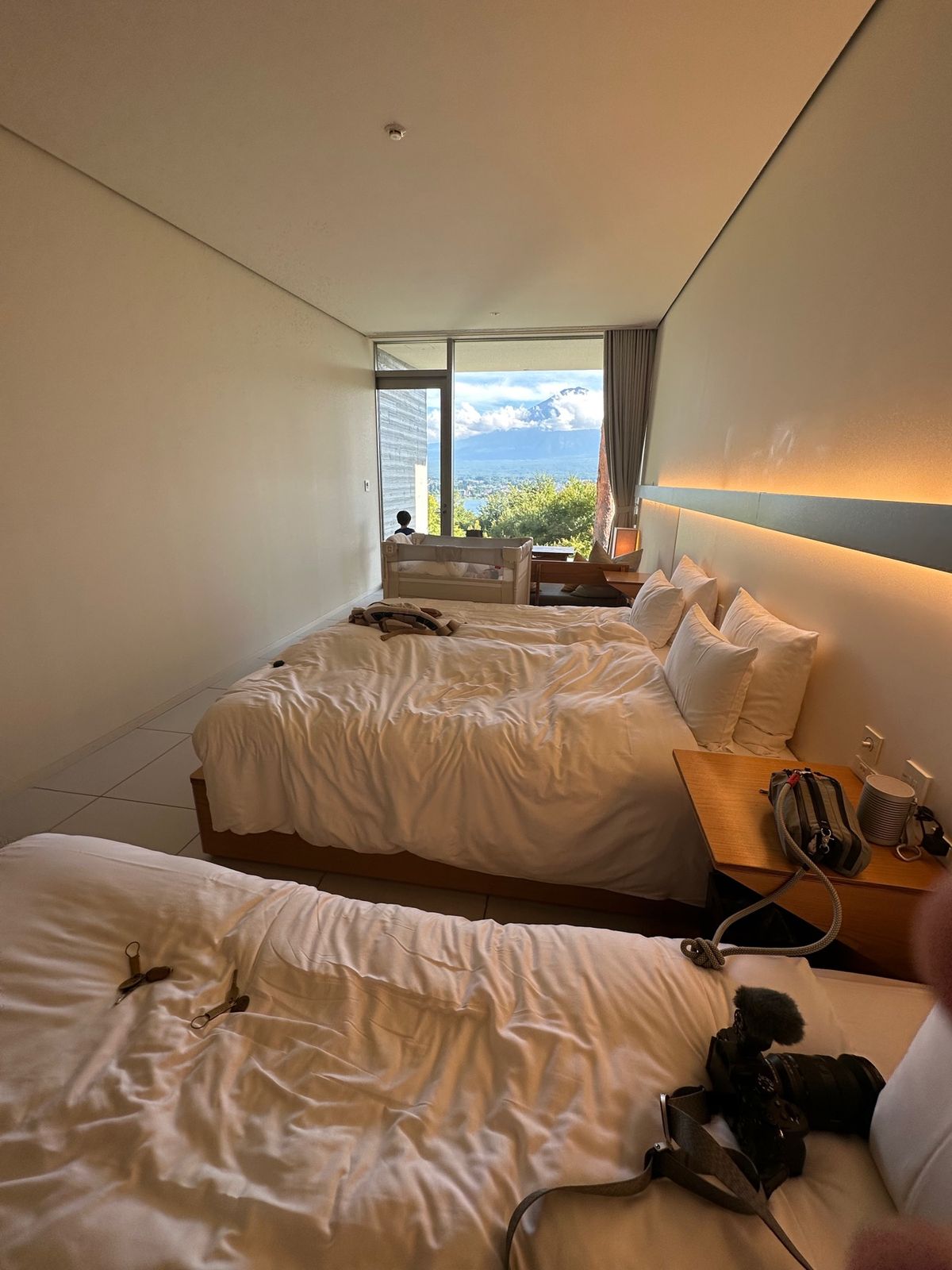 星のや富士

部屋は3人部屋のキャビン
目の前に大きな木があり、ポジティブ...