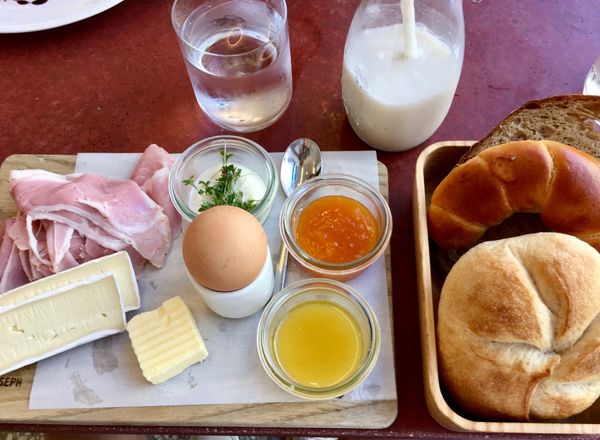 オランダ・スキポール「NRT ✈︎ HKG ✈︎ MPX ✈︎ VIE 🚇 BUD ✈︎ AMS ✈︎ HKG ✈︎ NRT 」の写真：ザルツブルクから戻った翌日はウィーン最終日。