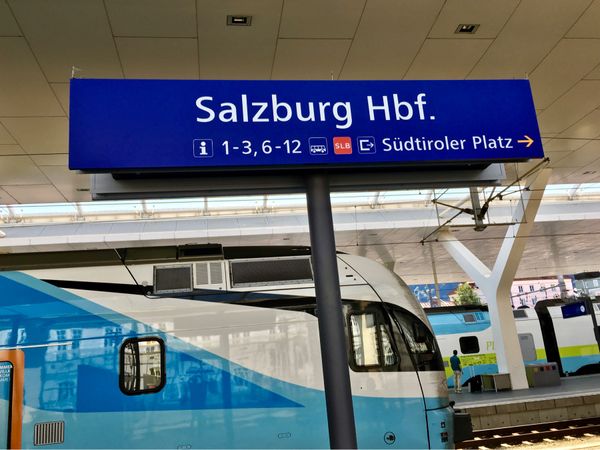 オランダ・スキポール「NRT ✈︎ HKG ✈︎ MPX ✈︎ VIE 🚇 BUD ✈︎ AMS ✈︎ HKG ✈︎ NRT 」の写真：ウィーン3日目は世界遺産ザルツブルクへ。...