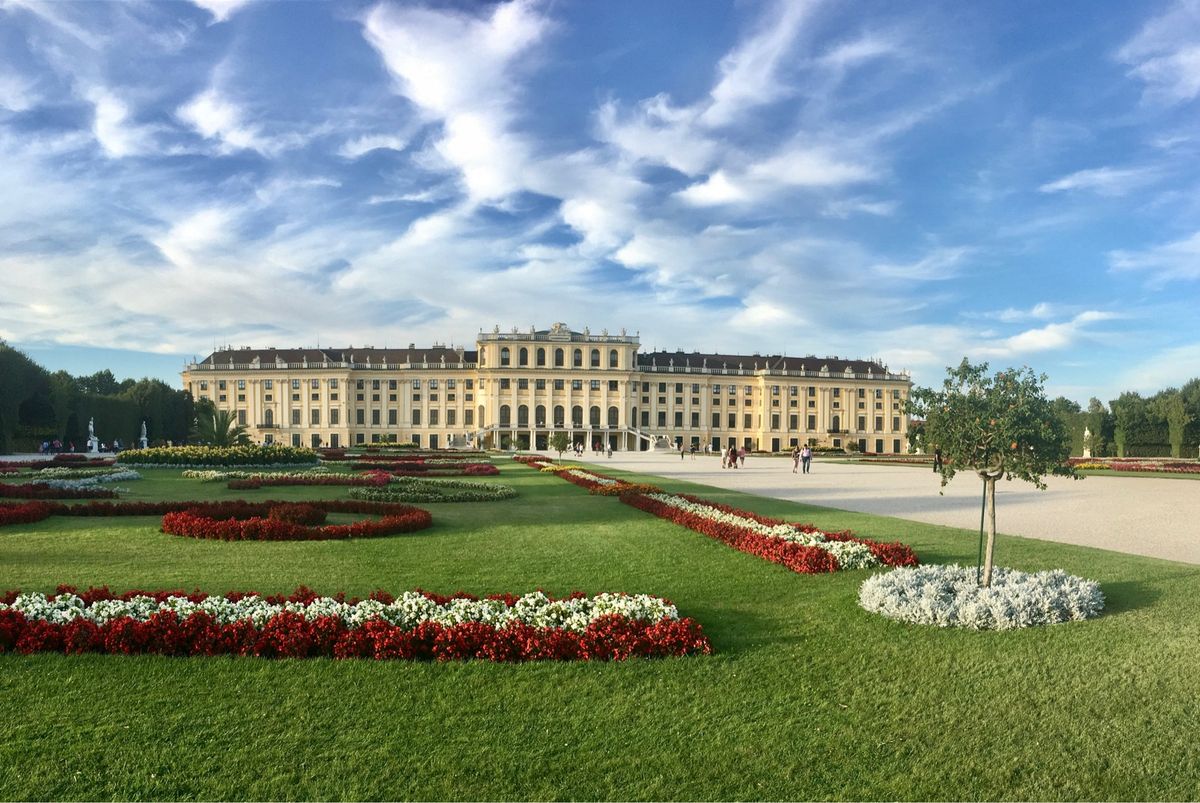 レオポルド美術館を後にし、向かうは世界遺産シェーンブルン宮殿。