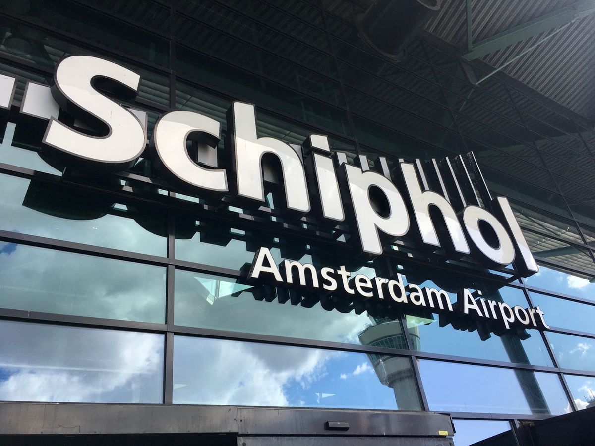 ブダペスト空港からアムステルダムへ。