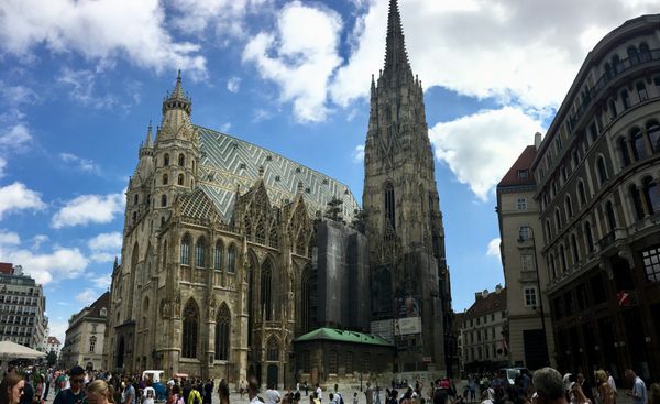 オランダ・スキポール「NRT ✈︎ HKG ✈︎ MPX ✈︎ VIE 🚇 BUD ✈︎ AMS ✈︎ HKG ✈︎ NRT 」の写真：食事の後はウィーン歴史地区へグラーベンか...