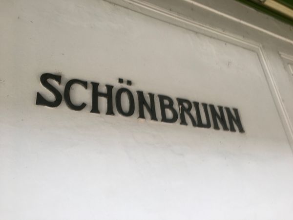 オランダ・スキポール「NRT ✈︎ HKG ✈︎ MPX ✈︎ VIE 🚇 BUD ✈︎ AMS ✈︎ HKG ✈︎ NRT 」の写真：レオポルド美術館を後にし、向かうは世界遺...