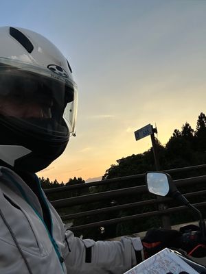 500kmポストは橋の上
しかも逆光で写真はツラい
今日の宿は盛岡。あと少し。