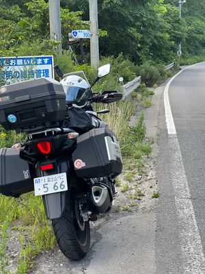 700kmポスト。
近くの展望台から下北半島の風力発電が圧巻！