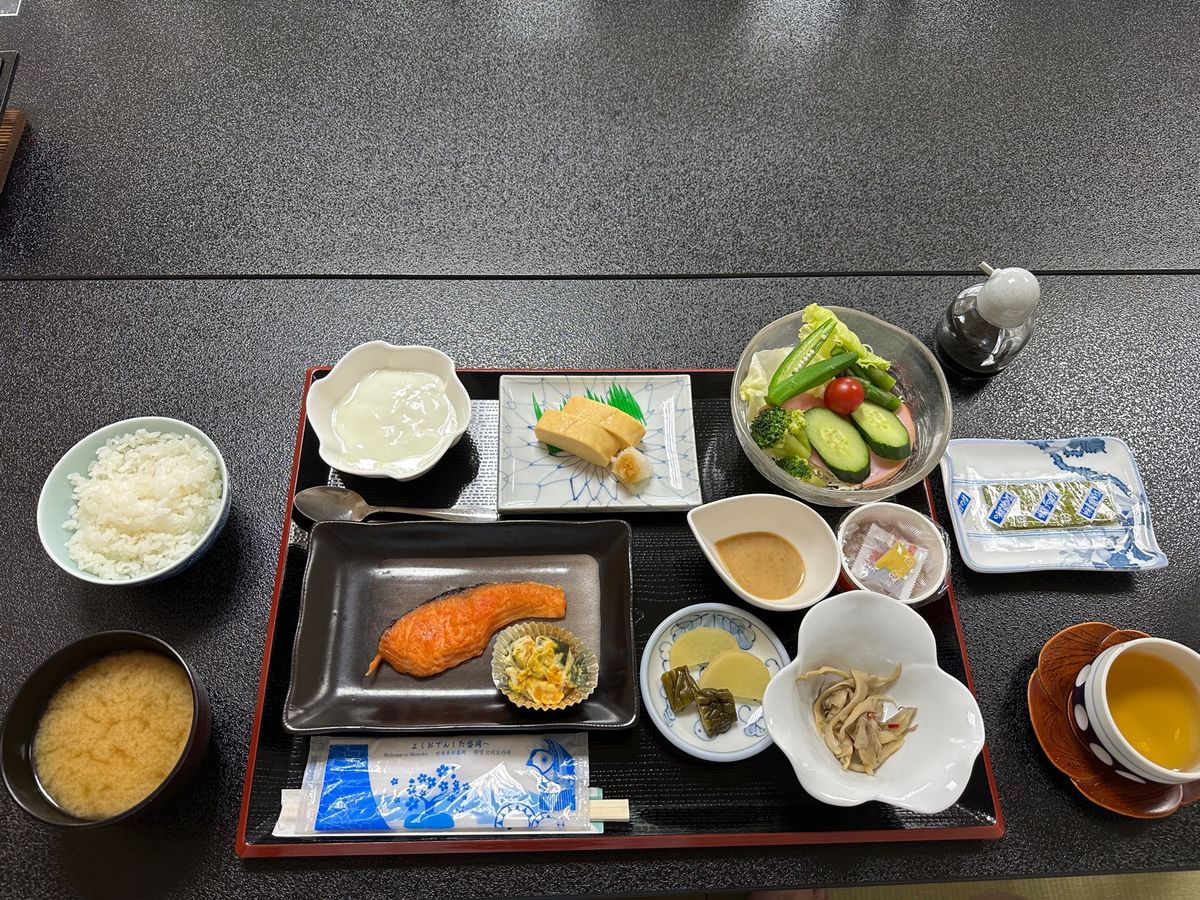 朝はちょこっと散歩。
朝ごはんの岩泉ヨーグルトが最高だった