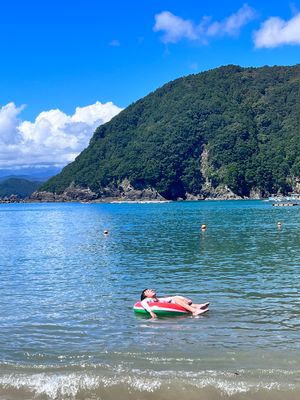 お天気良くて海も空も青くて気持ちいい✨城の浜海水浴場のマリンリゾートキング...