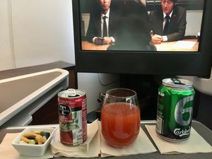 コロナ前の機内食は本当に良かった。

ウェルカムドリンクはシャンパーニュ、...