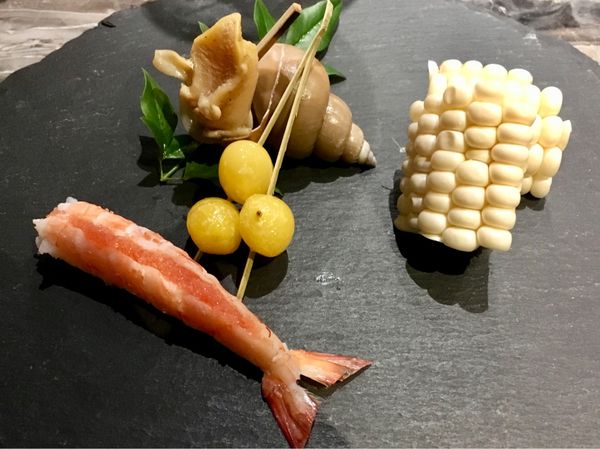 香港・跑馬地 Happy Valley「NRT ✈︎ HKG ✈︎ NRT」の写真：夜はカナダ人妻と、湾仔に新しく出来た和食...