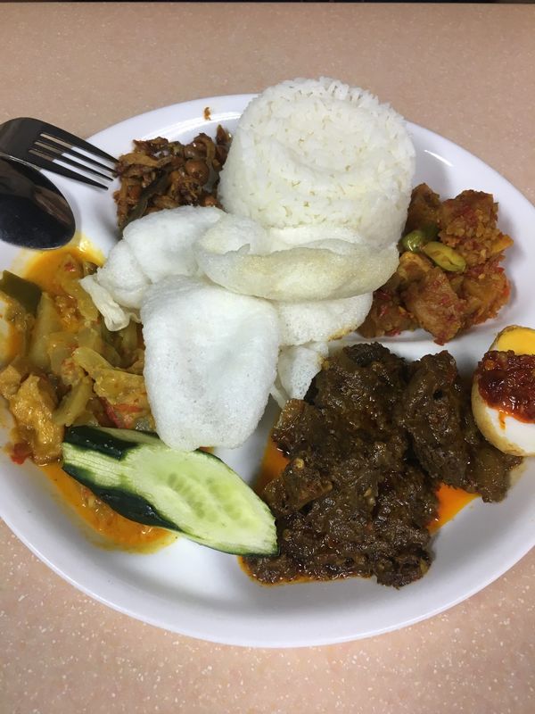 香港・跑馬地 Happy Valley「NRT ✈︎ HKG ✈︎ BKK ✈︎ HKG ✈︎ NRT」の写真：夜はカナダ人妻とナシチャンプル。

銅羅...