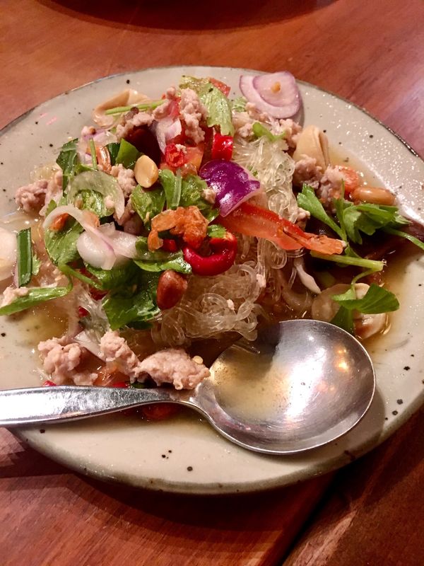 香港・跑馬地 Happy Valley「NRT ✈︎ HKG ✈︎ BKK ✈︎ HKG ✈︎ NRT」の写真：チェックインした後、エラワン祠まで歩いて...