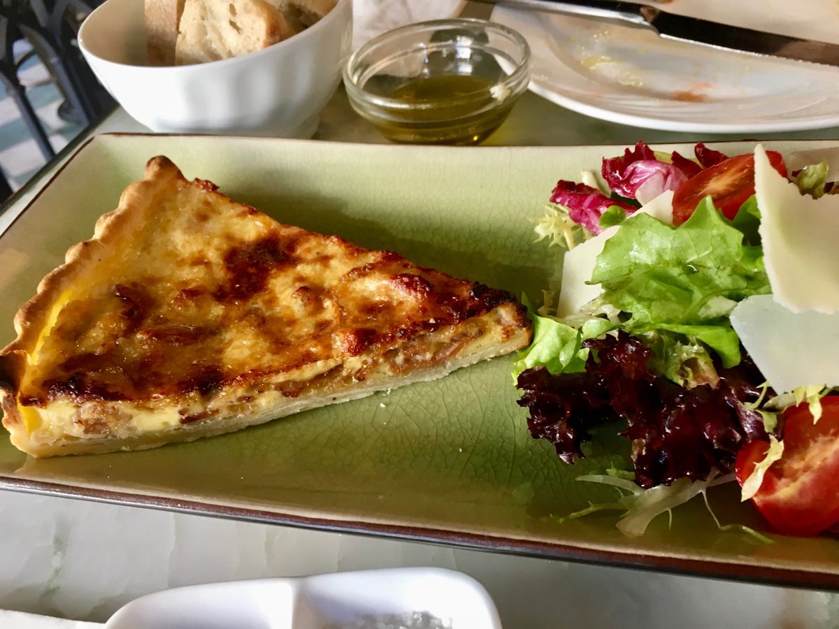 カナダ人妻と。

自宅から徒歩1分のバルへ。