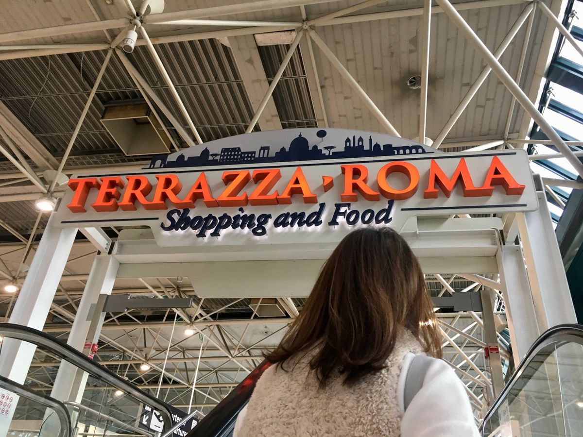 ローマ経由で香港に向かいます