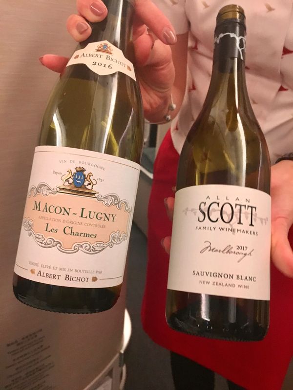 オランダ・アムステルダム「NRT ✈︎ HKG ✈︎ FRA ✈︎ AMS ✈︎ BCN ✈︎ FCO ✈︎ HKG ✈︎ NRT」の写真：シャンパーニュはハイパーエドシック、白は...