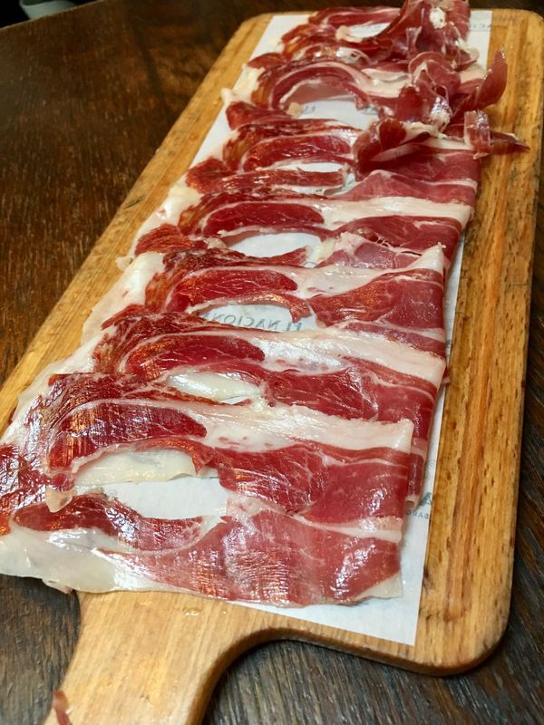 オランダ・アムステルダム「NRT ✈︎ HKG ✈︎ FRA ✈︎ AMS ✈︎ BCN ✈︎ FCO ✈︎ HKG ✈︎ NRT」の写真：ハモンイベリコ、トルティージャ、クロケッ...