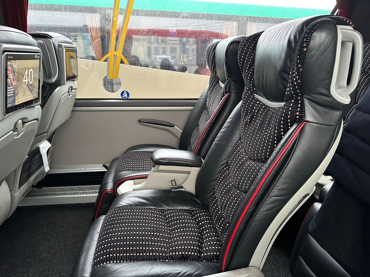 リガからタリンはバスで4.5h