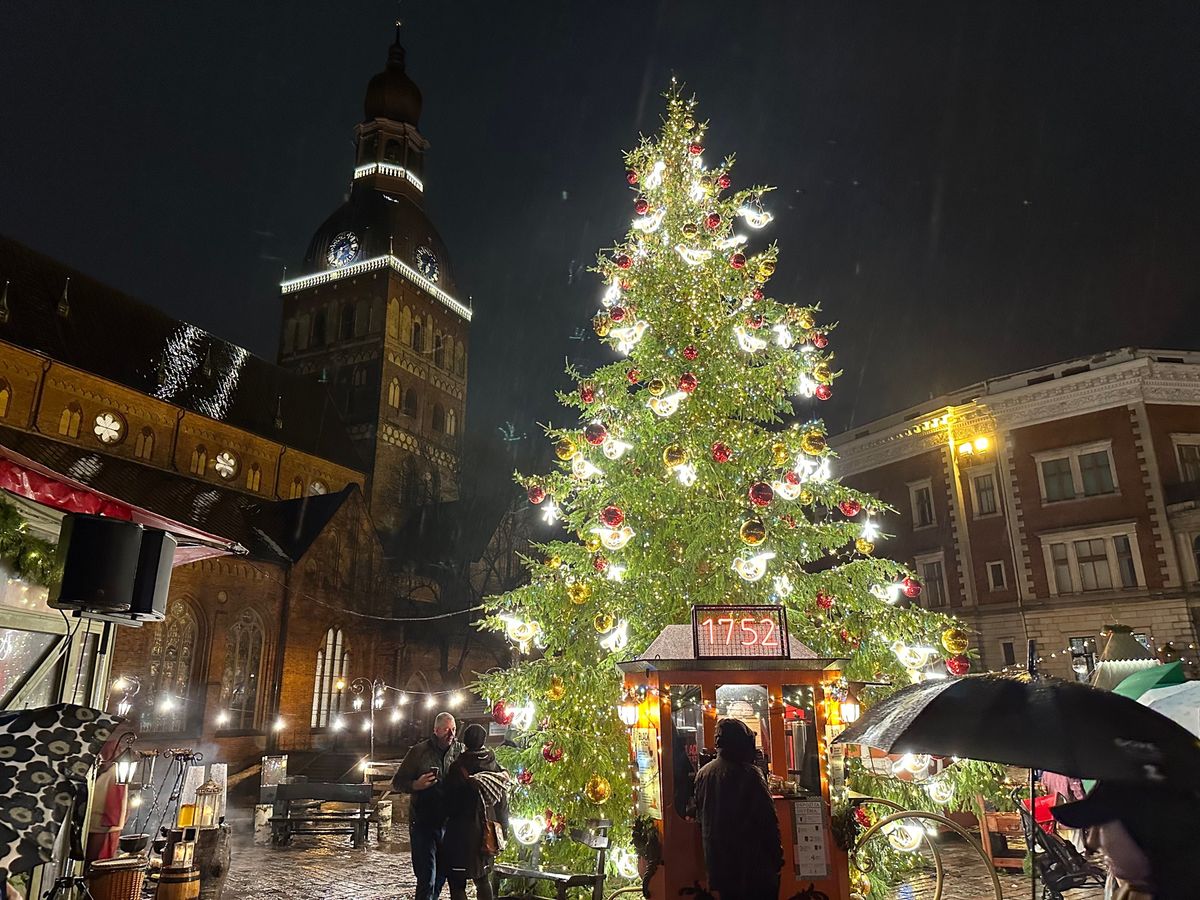 クリスマスマーケットはドーマ広場で