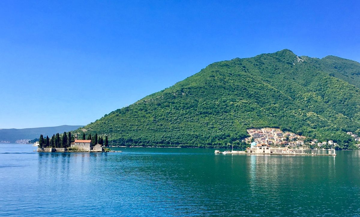 クロアチアのお隣のモンテネグロへ。

海と山に囲まれた美しい国。

ヨーロ...